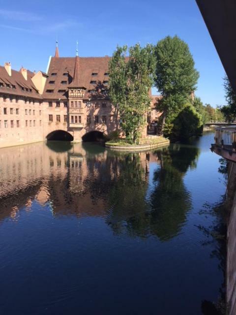 Apartment Centrum Im Gruenen Nuremberg ภายนอก รูปภาพ